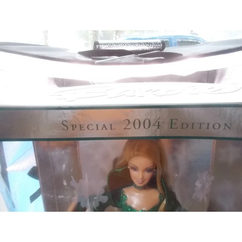 Mattel 2004 Holiday Barbie Special Edition Green Velvet Gown B0002621-9993